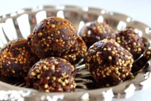 crunch chocolate raw date balls