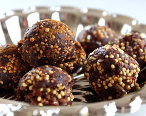 crunch chocolate raw date balls