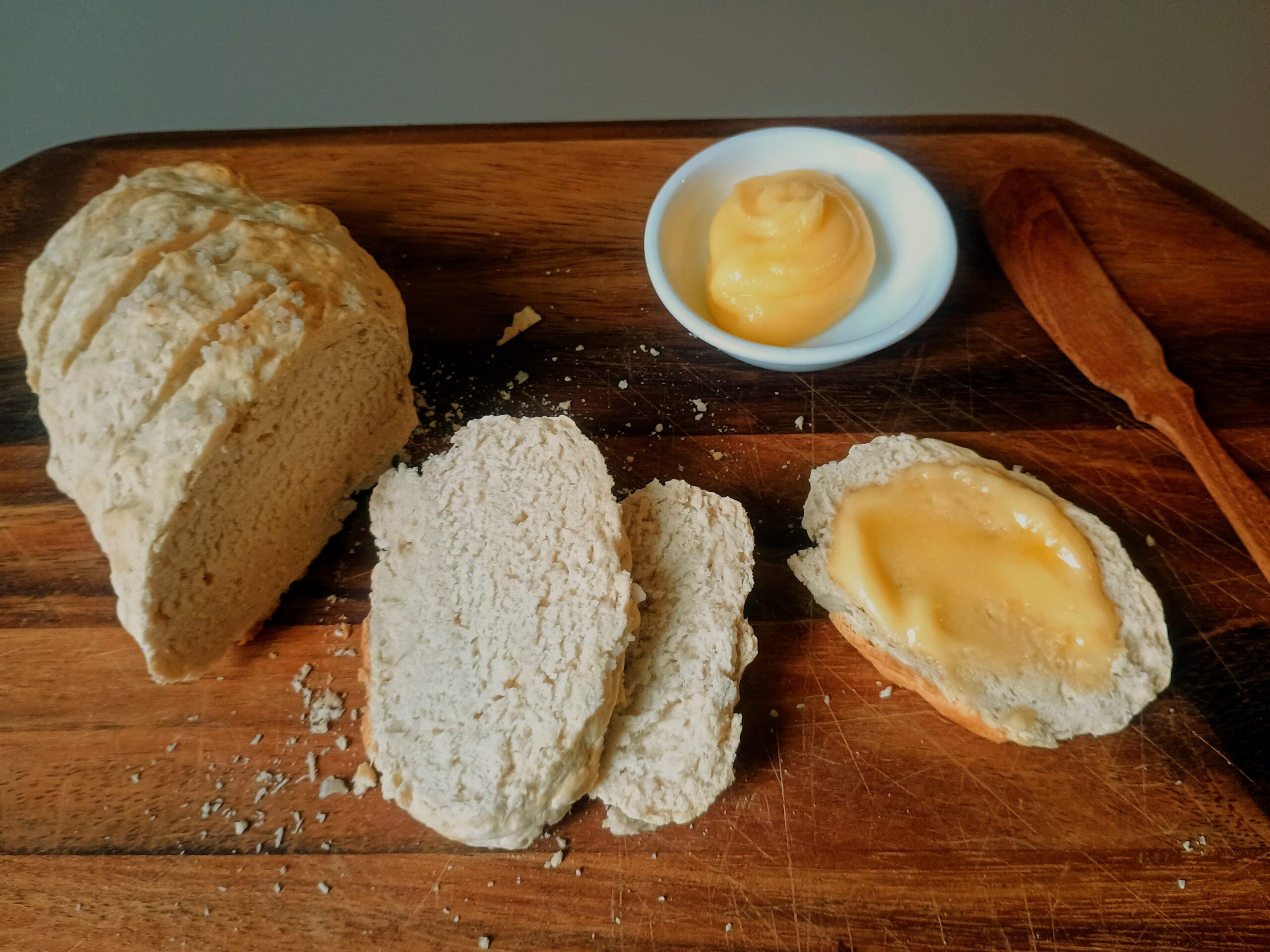 No Rise, 4-ingredient, 30-minute Homemade Bread  {v}