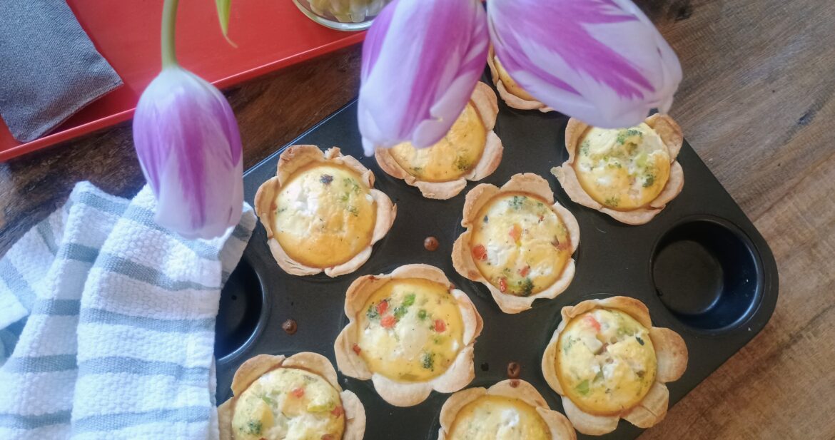 Mini flower quiche